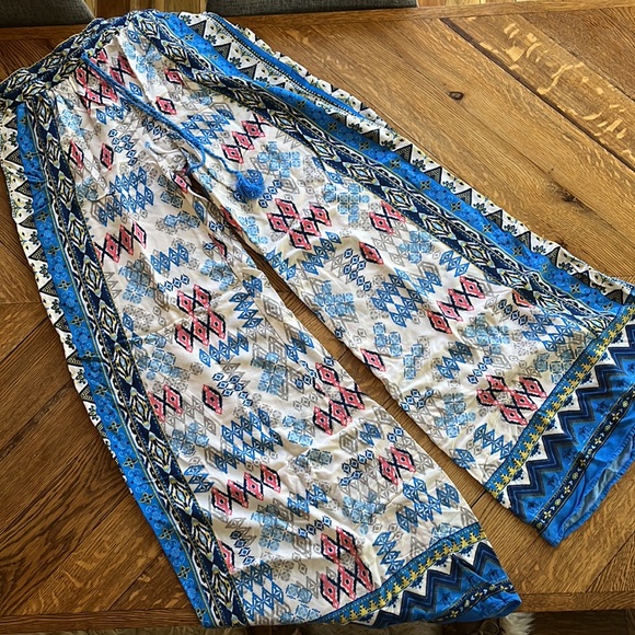 Flying Tomato Wide leg Lightweight Flowy Pants - Picture 2 of 4